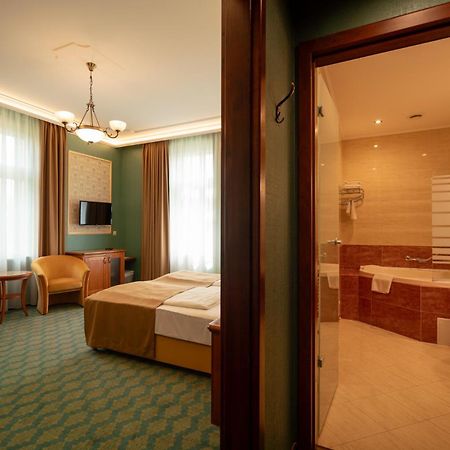 Elizabeth Hotel Gyula Exteriér fotografie