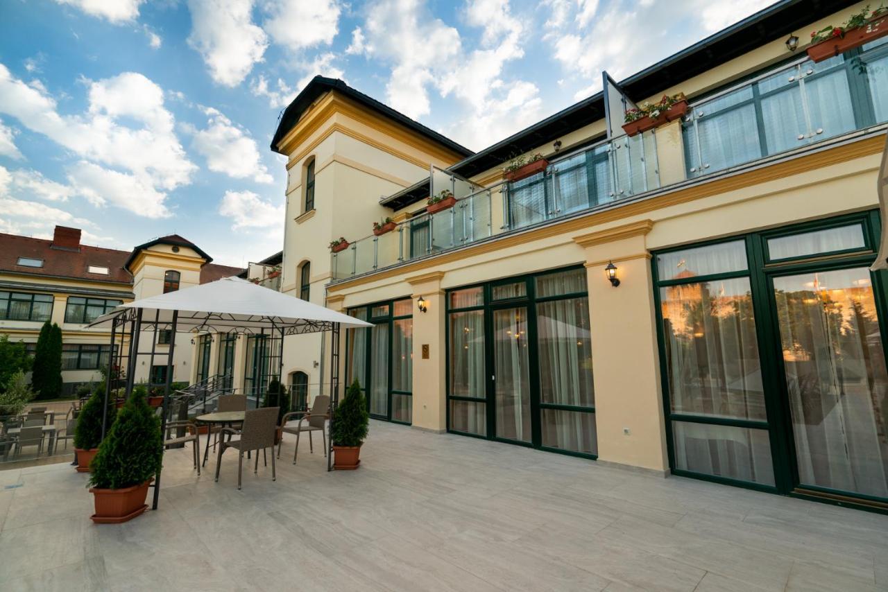 Elizabeth Hotel Gyula Exteriér fotografie
