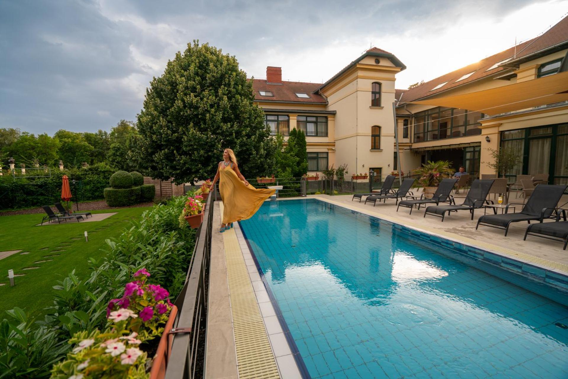 Elizabeth Hotel Gyula Exteriér fotografie
