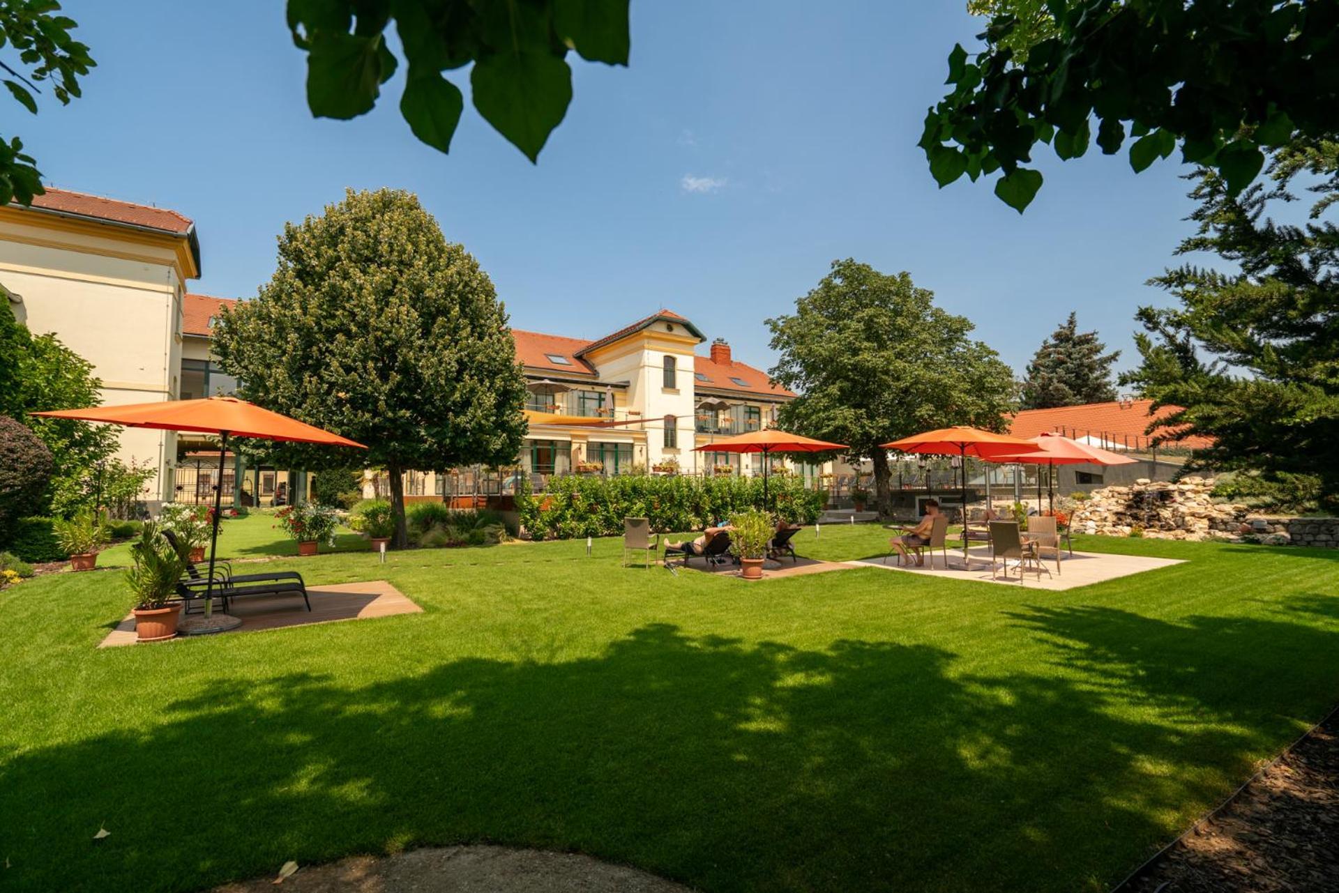 Elizabeth Hotel Gyula Exteriér fotografie